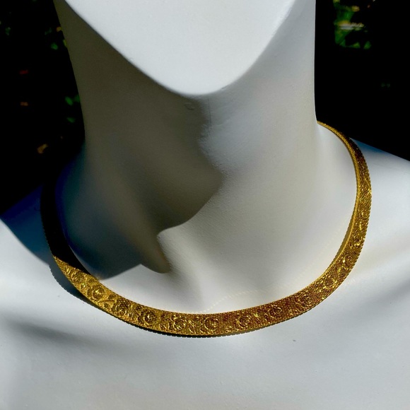 Vintage Jewelry Wide Gold Rose Embossed Collar Necklace